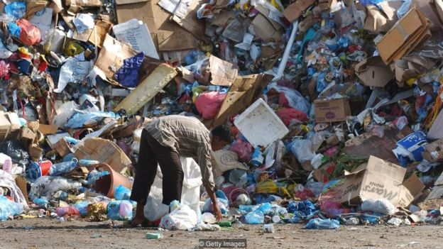 Malé đã phải tạo ra đảo nhân tạo từ đống rác thải khổng lồ bởi rác đe dọa chiếm chỗ chiếm đất của thành phố