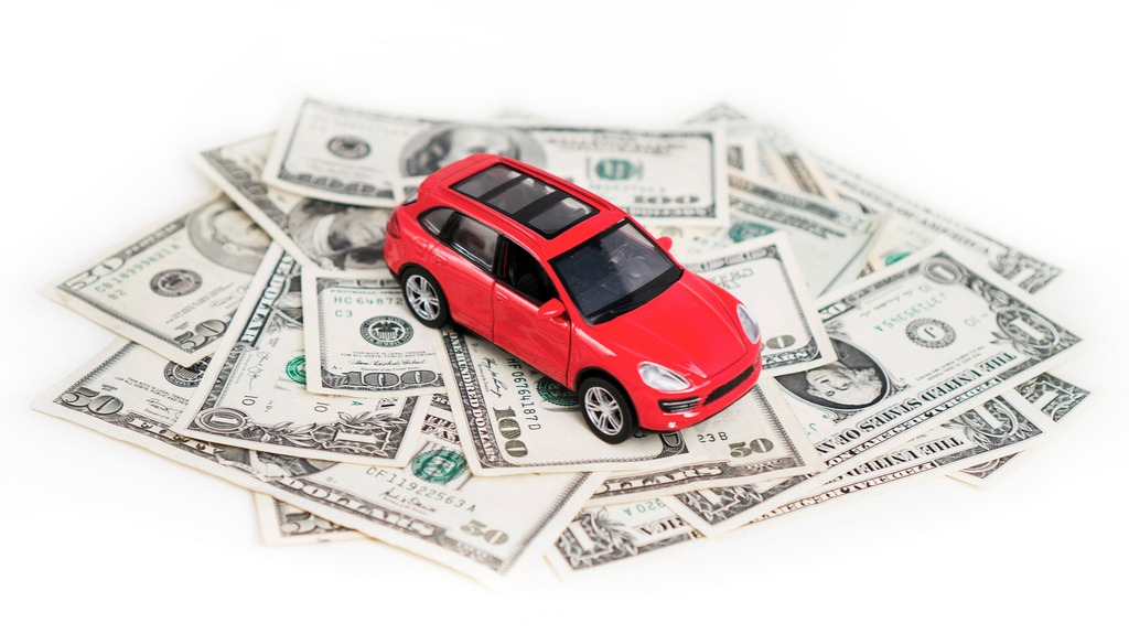 How does driving safety affect free auto insurance quotes?